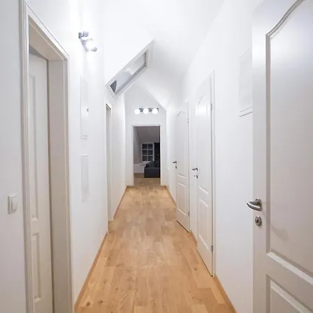 Luxus Apartamento *